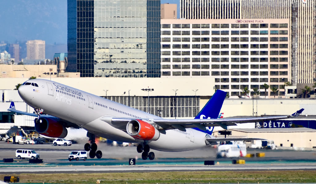 Airlines serving LAX airport